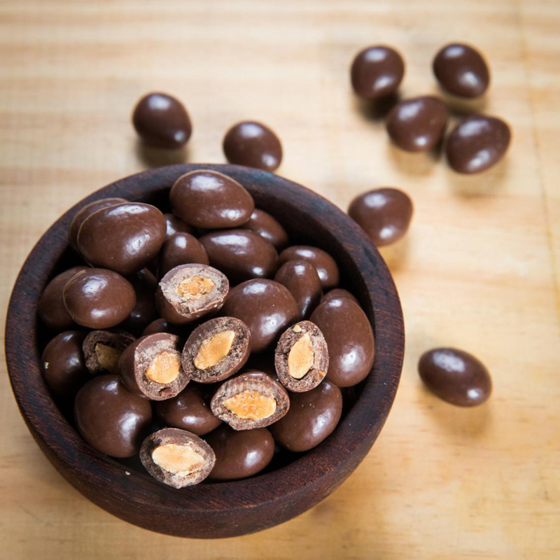 Grageas de mani con chocolate y leche 54% Cacao Linaje 1Kg